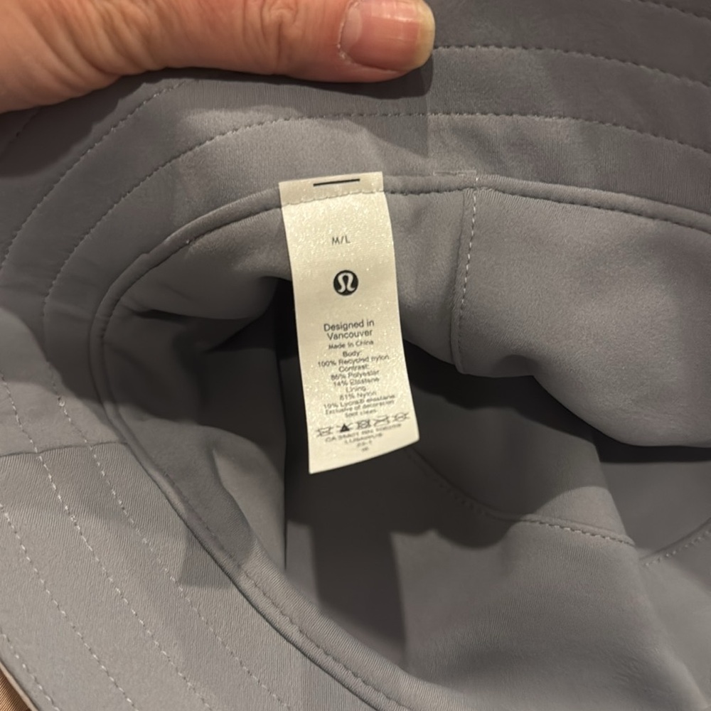 Lulu Both ways, bucket, hat, manifesto, print BNWT - Picture 4 of 5